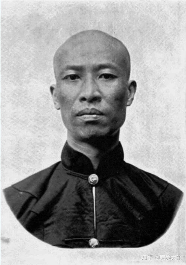black and white photograph of a young Zheng Xiaoxu
