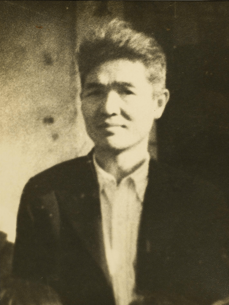black and white photograph of an older Zhong Lihe
