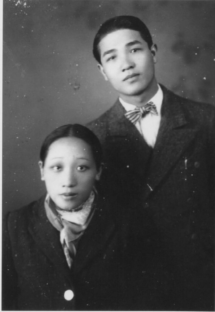black and white photograph of Zhong Lihe and Zhong Taimei